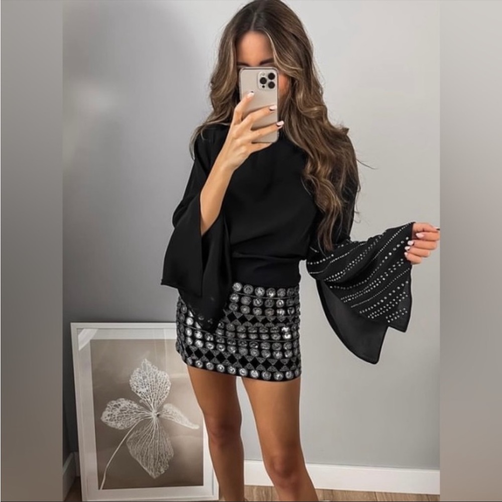 ZARA BLOGGERS FAVORITE NWT RHINESTONE VELVET SKIRT 🔥